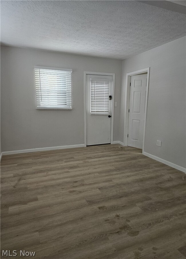 Photo - 2430 Talbot St