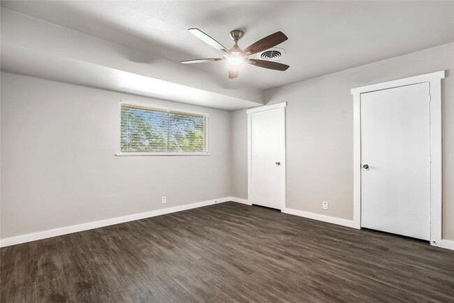 Photo - 5330 Balcones Dr Unit B