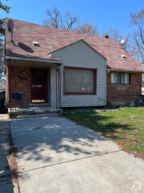 Building Photo - 10035 Memorial St Rental