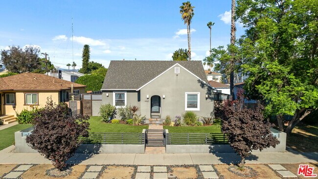 4460 Stansbury Ave
