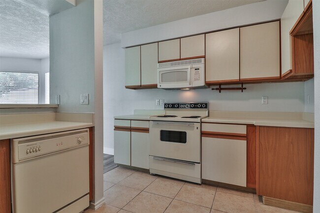 Photo - 10910 Scenic Dr