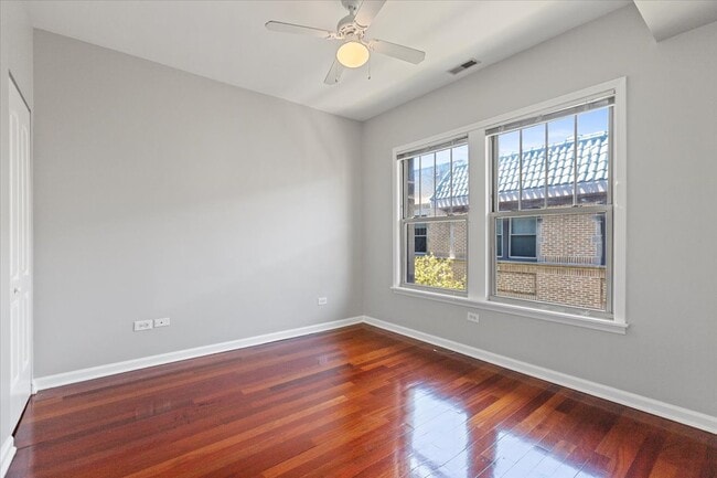 Photo - 1360 W Greenleaf Ave Condo Unit 3S