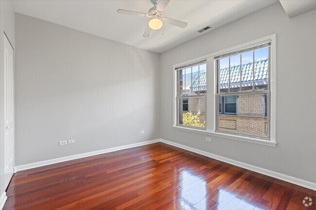 Building Photo - 1360 W Greenleaf Ave Unit 3S Rental