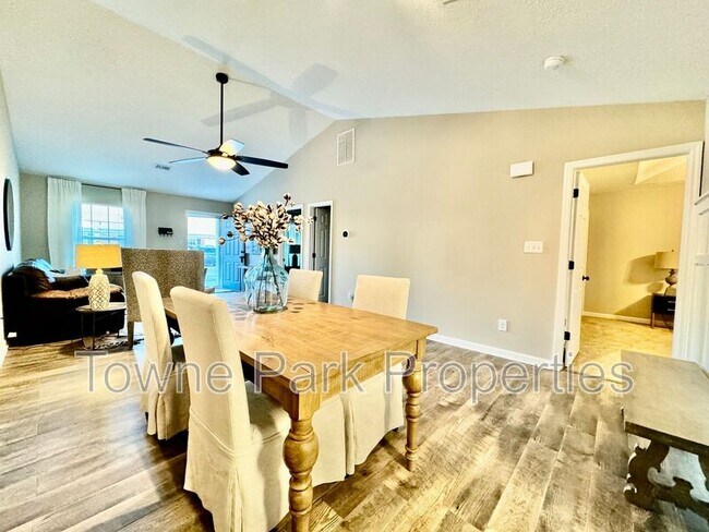 Photo - 549 Edgecliff Ln