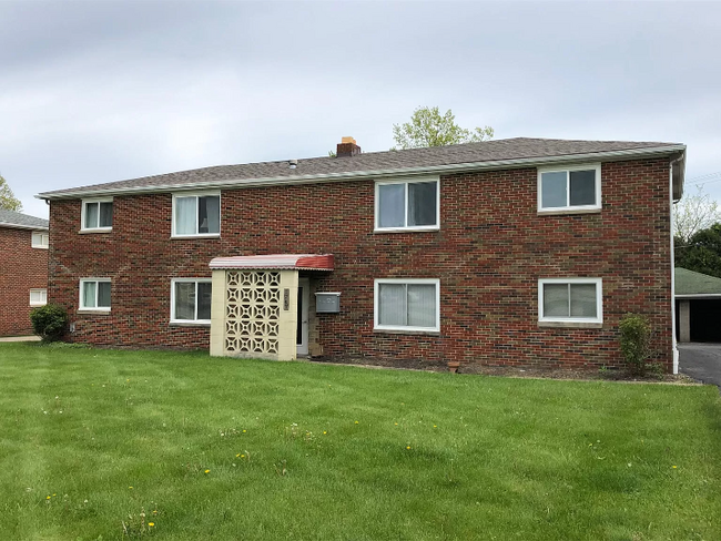 Building Photo - 1747 Portage Trail Rental
