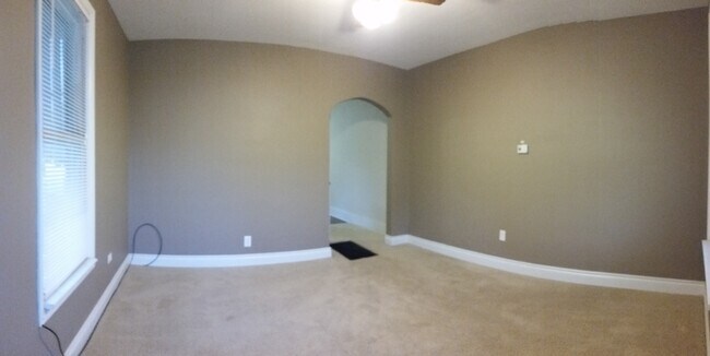 Photo - 714 W Elm St Townhome