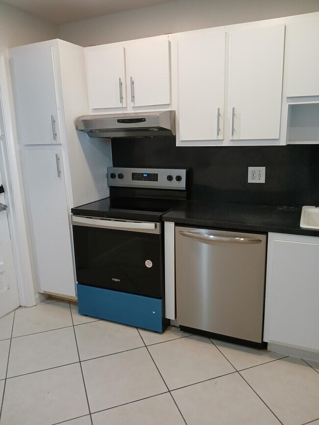 Photo - 1600 Dover Rd Unidad 208-B Rental