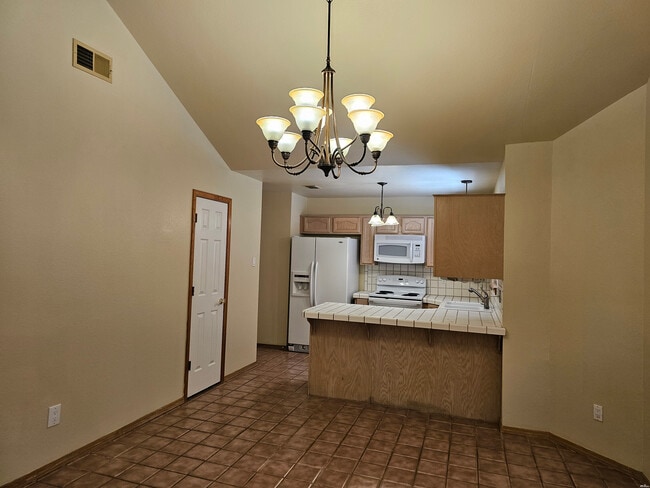 808 Laurelwood Dr