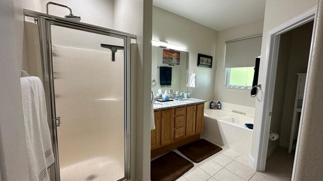 Photo - 412 Waterside Cir