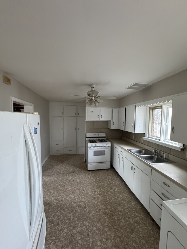 Photo - 732 NE Sumner St