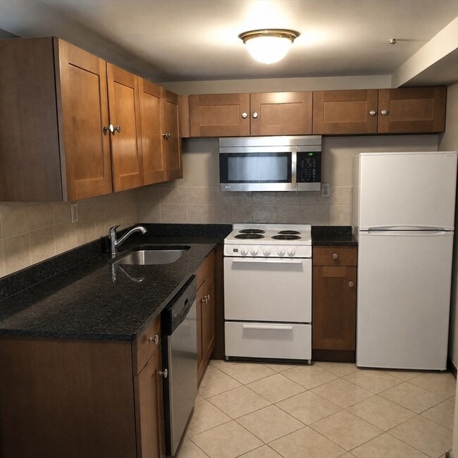 Photo - 50 Waltham St Unit B