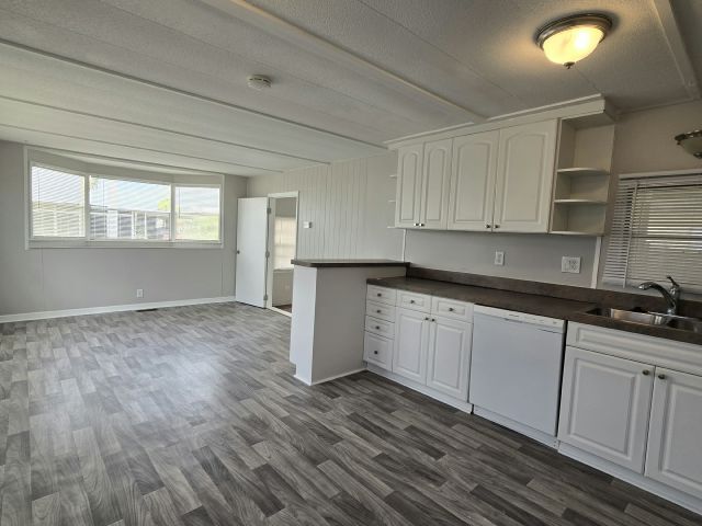 Photo - 112 50th Ave Terrace W