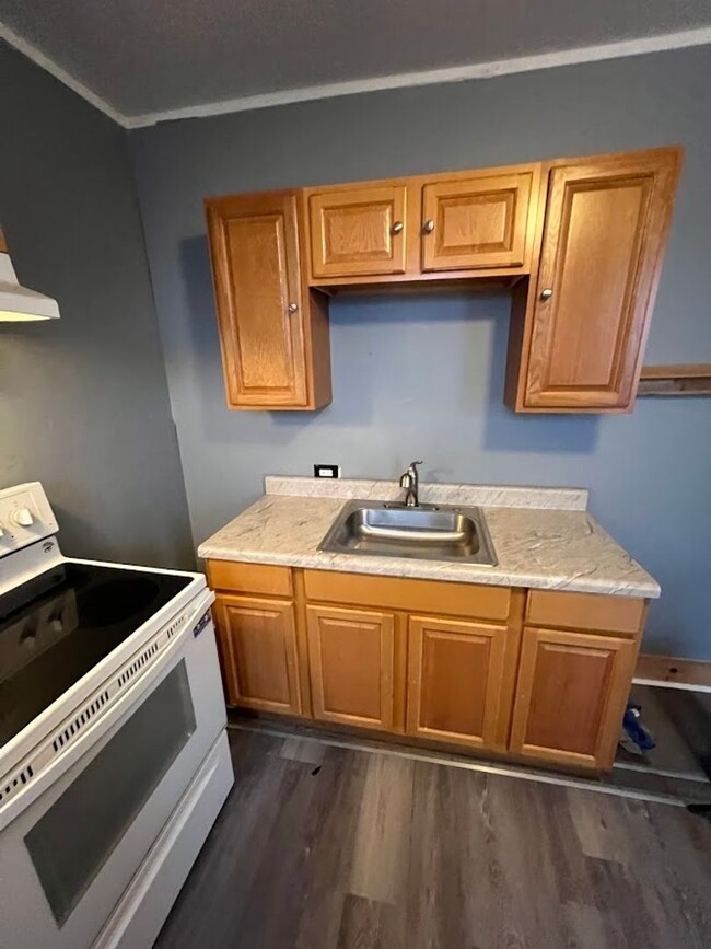 Building Photo - 337 S 7th St Unit Rear