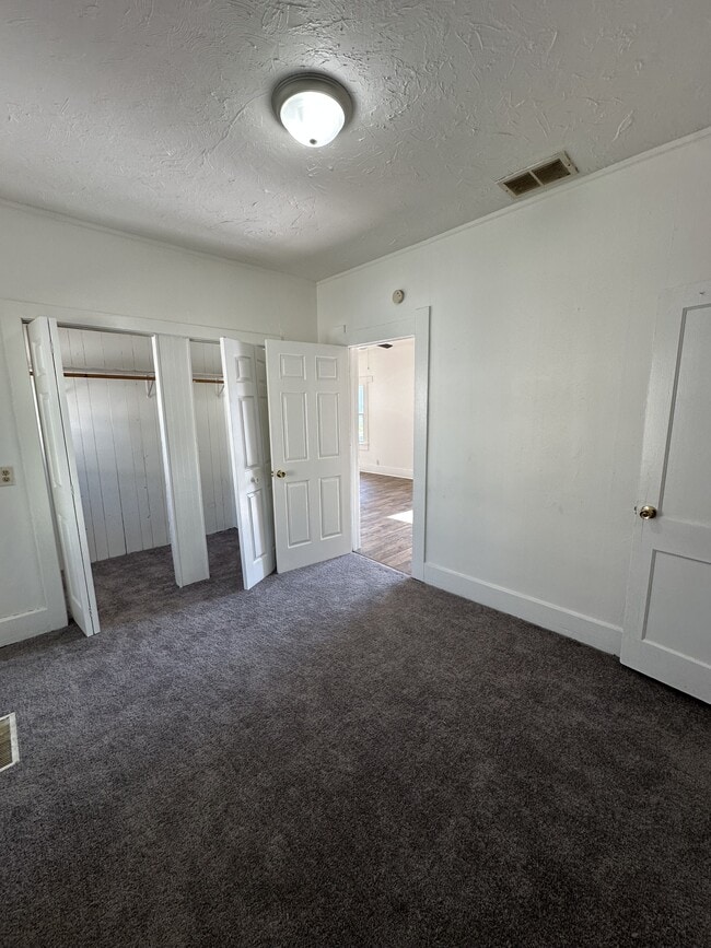 Photo - 1403 W 4th St