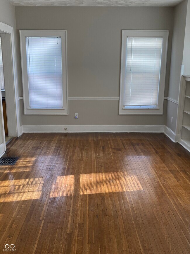 Photo - 4025 N Kenwood Ave