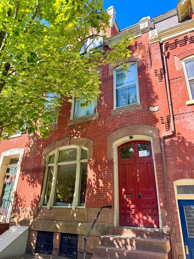 Building Photo - 342 N Eighth St Unit 1