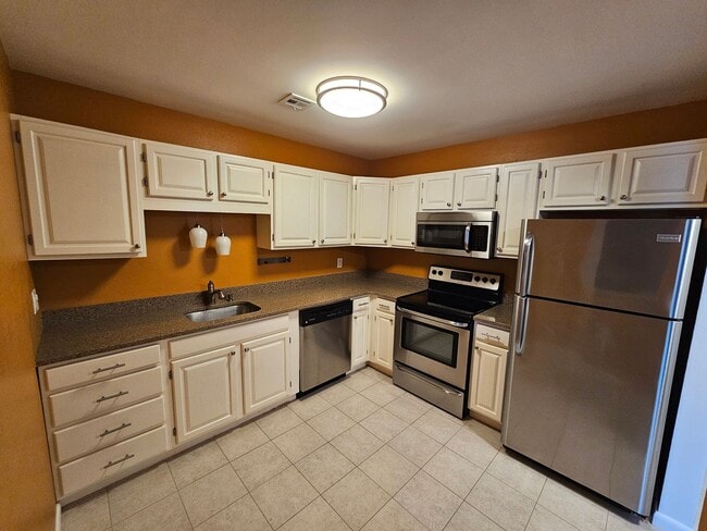 Photo - FOX HILL!!! Beautiful Two Bedroom Condo available now for immediate move in!!!