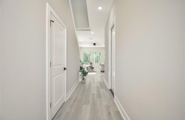 Photo - 15018 Wunderlust