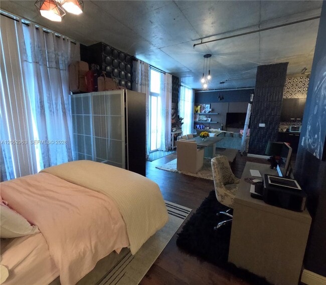 Photo - 2100 Van Buren St Unit 222