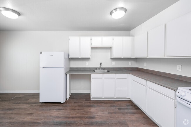 Studio - 440SF - Kitchen