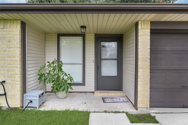 Building Photo - 10007 Oakmont Dr Rental