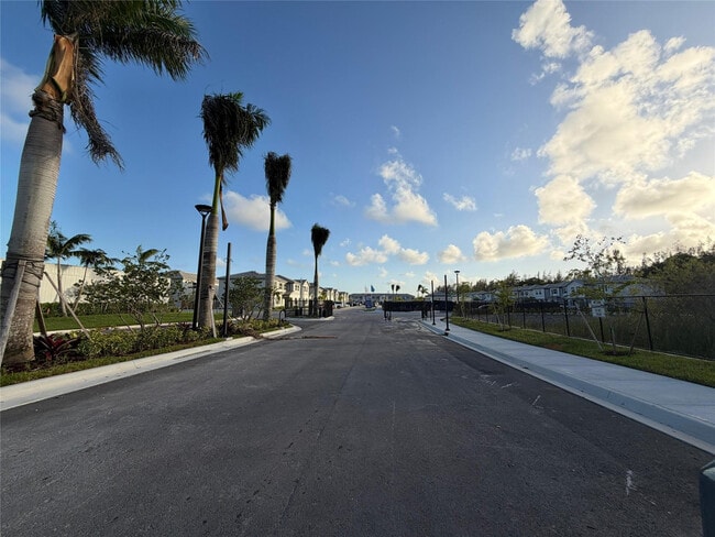 Building Photo - 1131 St