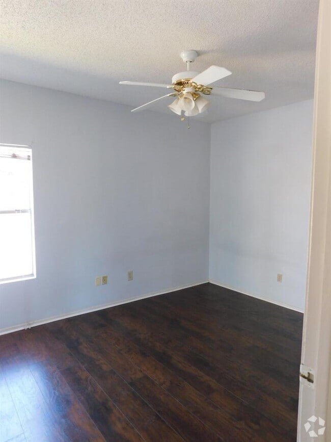 Building Photo - 12166 Metric Blvd Unit 241-Bldg 12 Rental