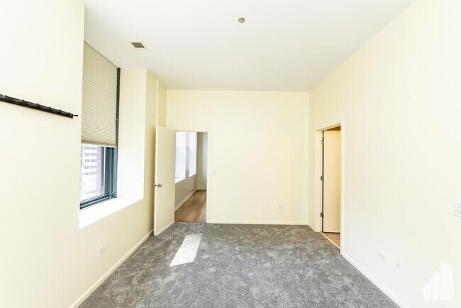 Photo - 3 bedroom in Chicago IL 60606 Unit 1911