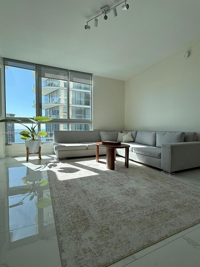 Photo - 300 S Biscayne Blvd Unit T-2806