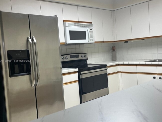 Photo - 3530 Mystic Pointe Dr Unidad 2504