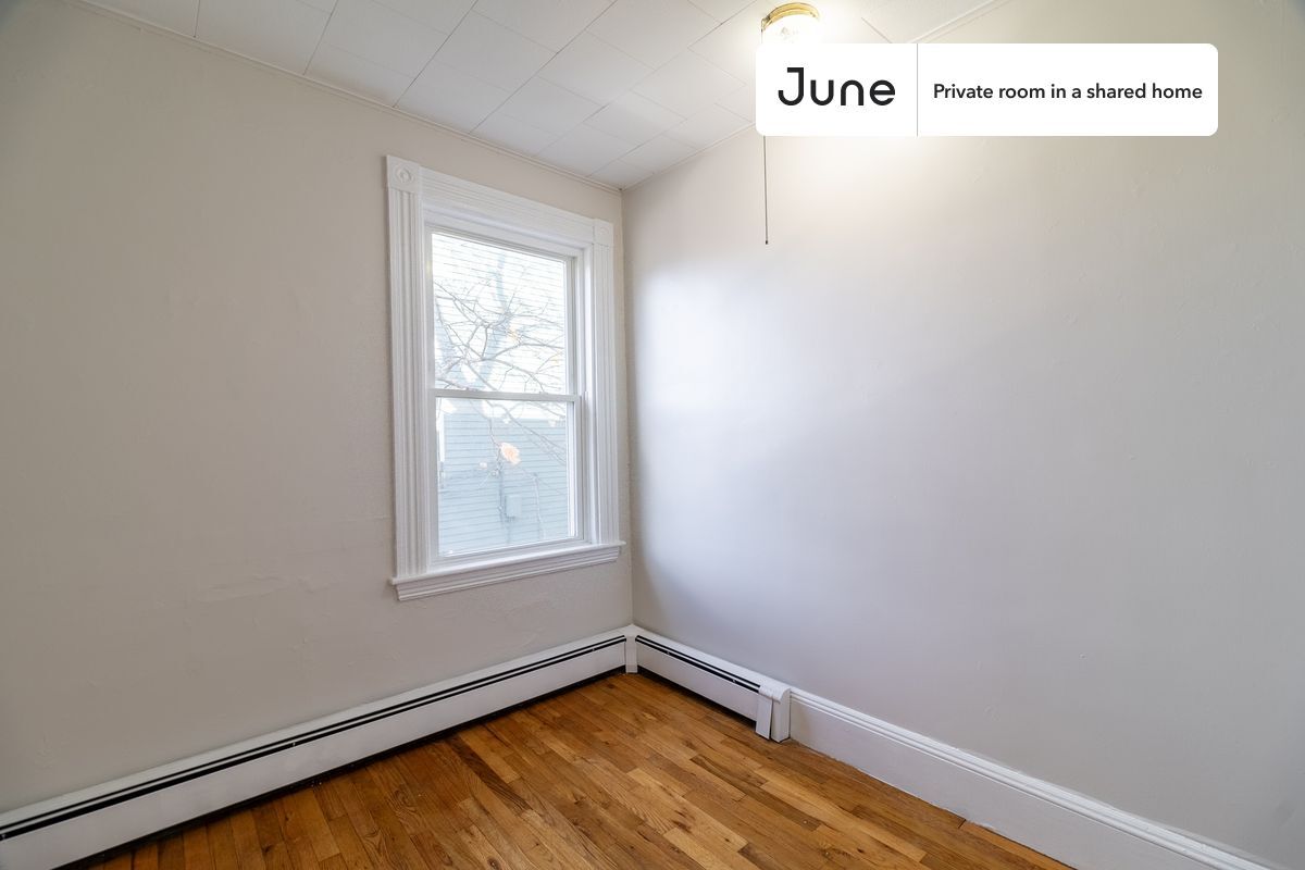 Private bedroom in 3 bed/1 bath Home - Private bedroom in 3 bed/1 bath Home