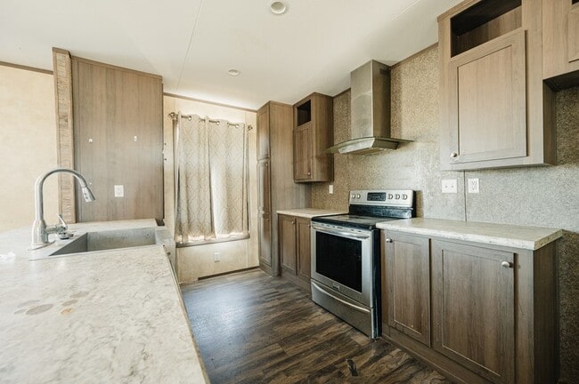 Photo - 12615 W 61st St