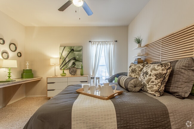 2 Br, Bedroom