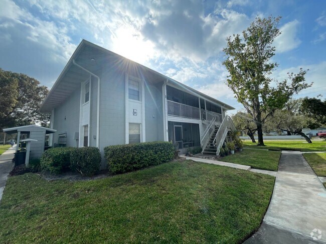 Building Photo - SANFORD: 2nd Floor Unit E5 Rental