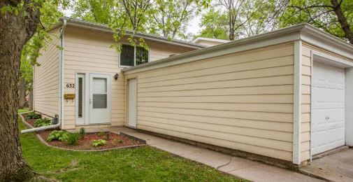 Building Photo - 632 Meadow Pl
