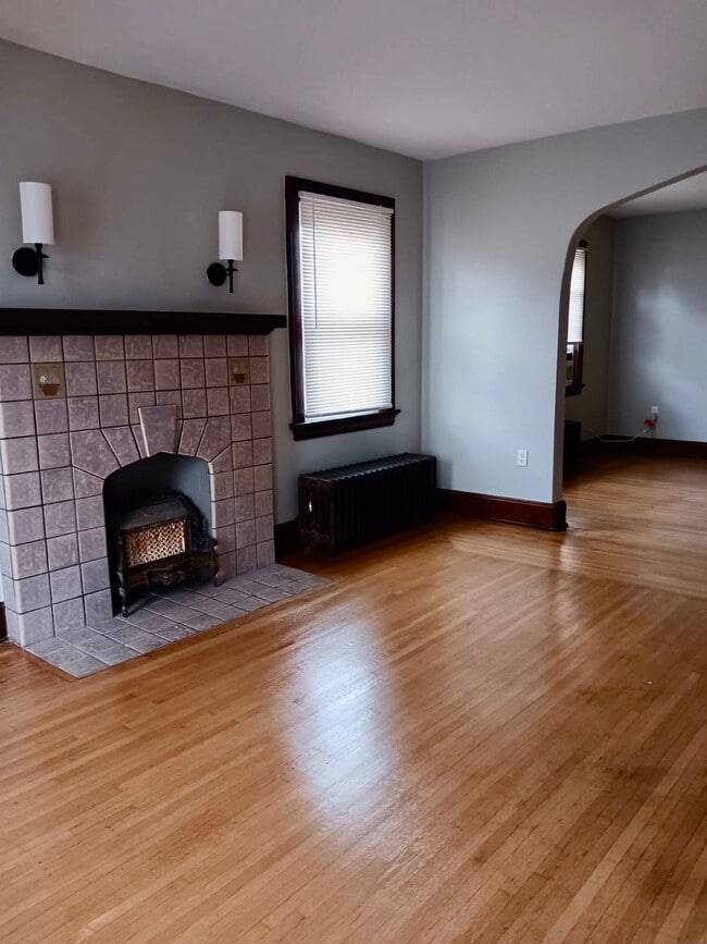 Building Photo - 4222 Appleton St Unit 4
