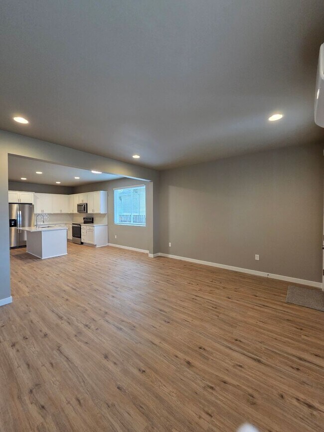Photo - Brand new rental 3 bedroom 2.5 Bath in Centralia