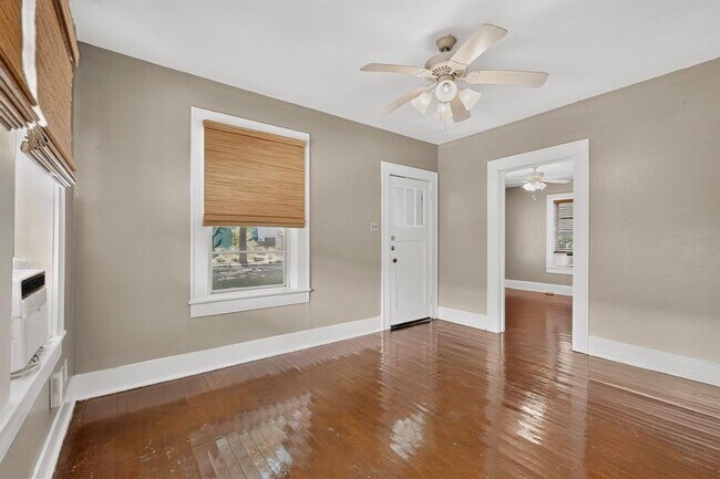 Photo - 4008 Burnet Rd