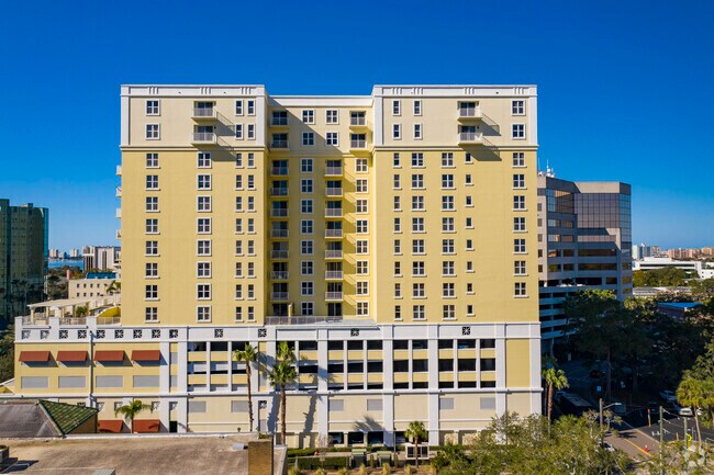 628 Cleveland St - Station Square