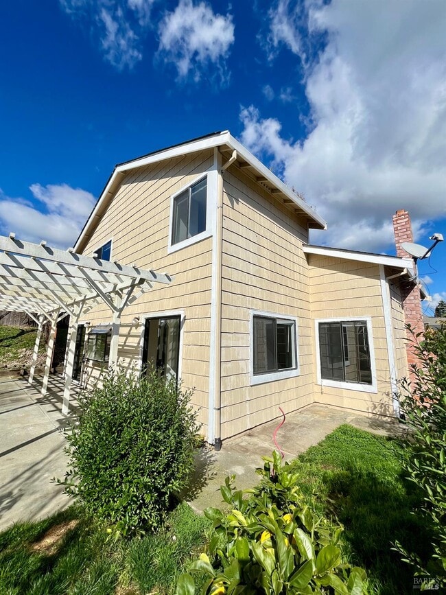 Photo - 111 Thresher Dr