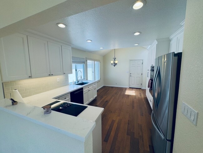 Photo - 6120 Lakeview Cir
