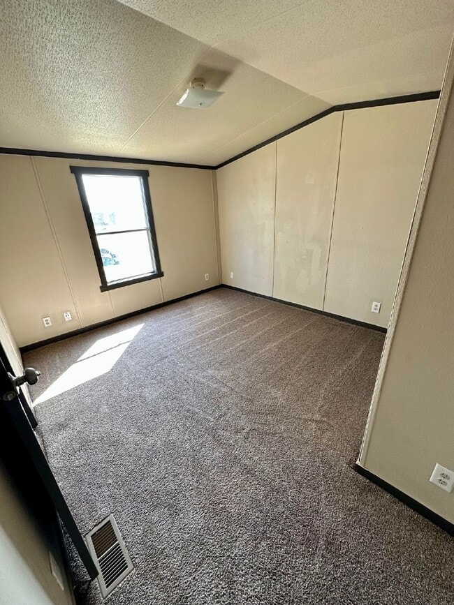Photo - 3 Bedroom in great community in Woodward! Unit 14