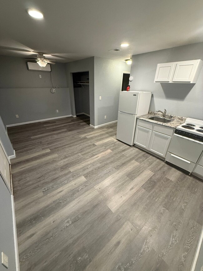 Photo - 5423-5425 E 27th St Unidad 5425