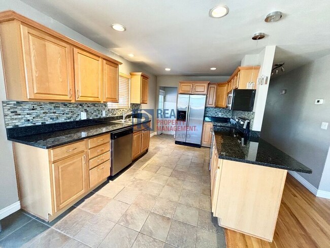 Photo - 5301 Highline Pl