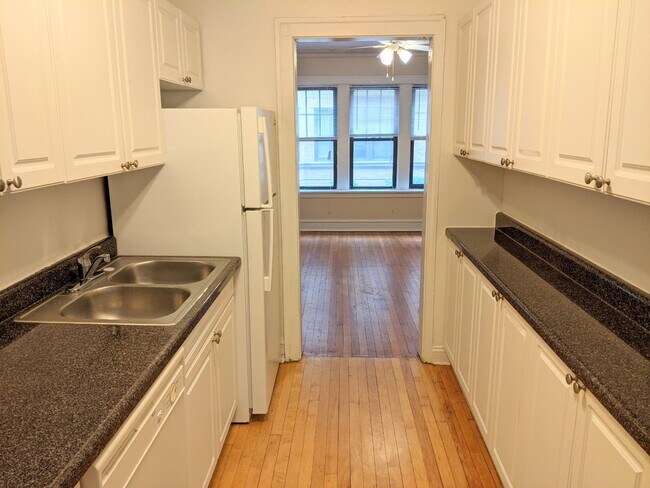 Photo - 925 Forest Ave Unit 25-1E