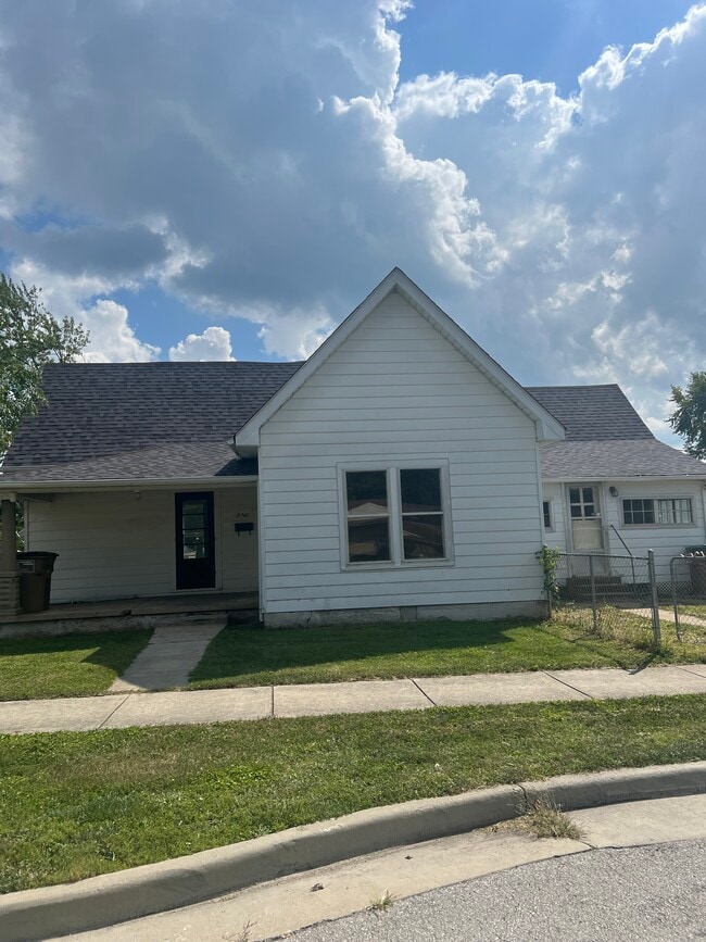 2741 Indiana Ave