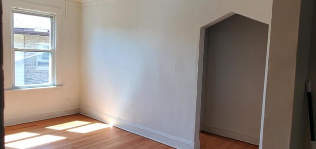 Photo - 10801 S Indiana Ave