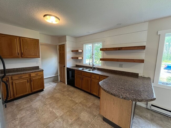 Photo - Beautiful 3 Bedroom Home in Alborn
