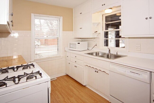 Photo - 5755 Primrose Ave