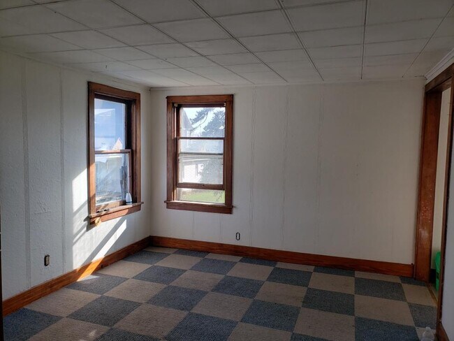 209 1/2 N Pearl, #2-Apt2